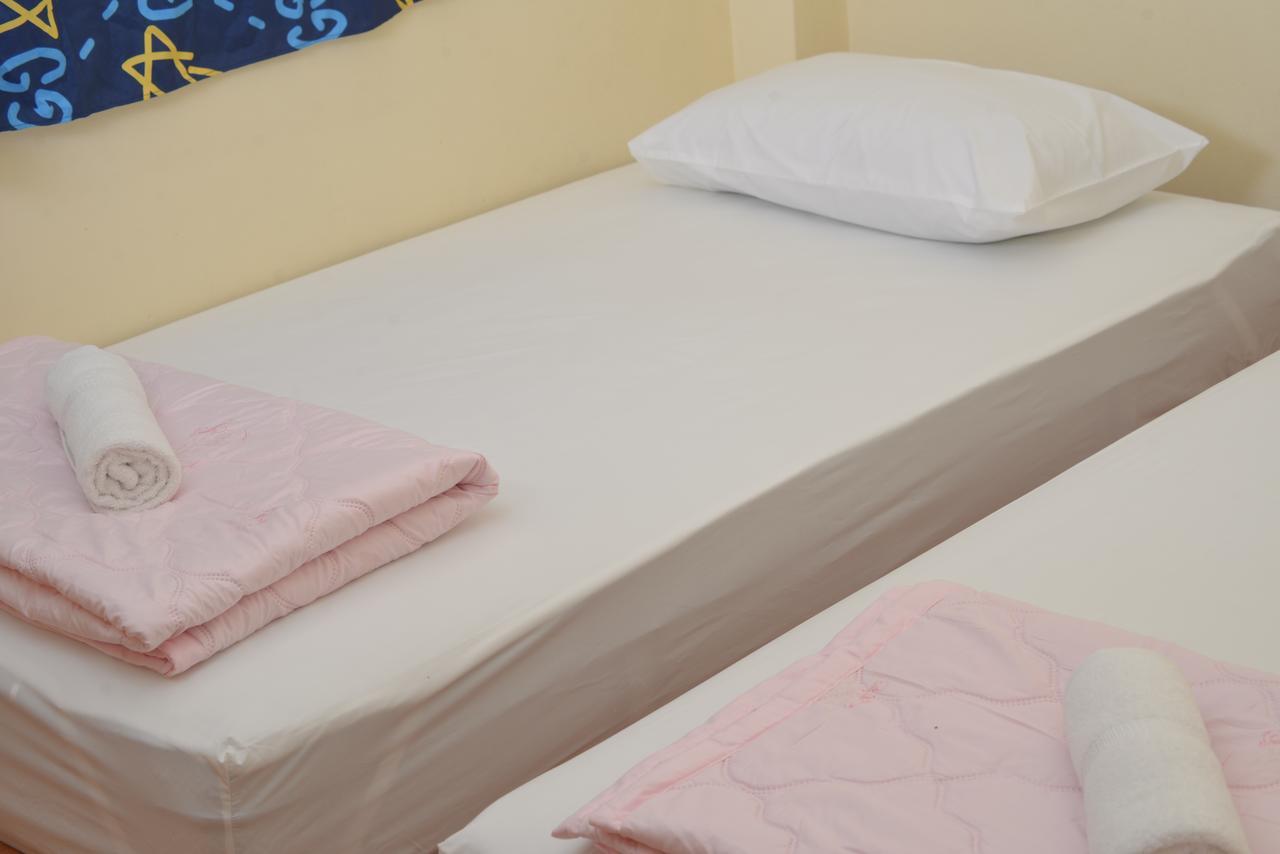 Bankaikow Hostel Kanchanaburi Ngoại thất bức ảnh